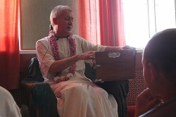 Имя Бога от Бога не отлично (СИ) - Хакимов Александр Геннадьевич "Чайтанья Чандра Чаран Прабху"