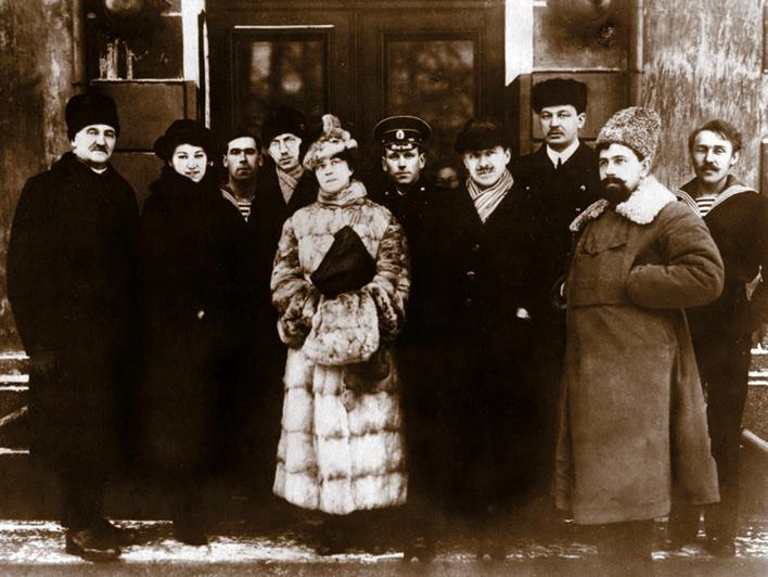 Александра Коллонтай. Валькирия революции - i_045.jpg